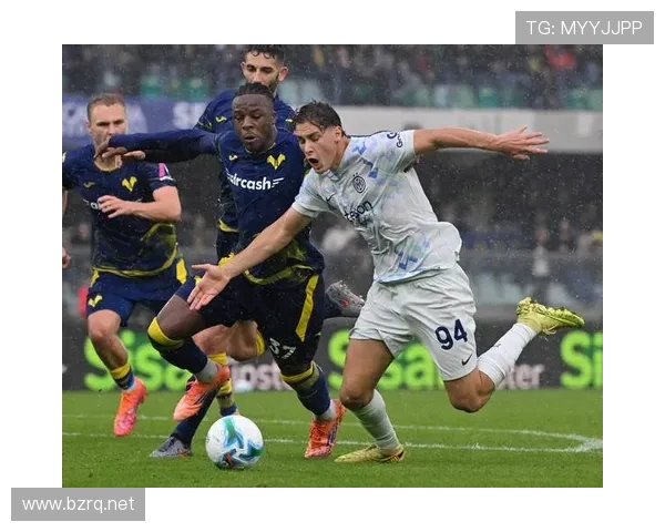 维罗纳赛怒批奥班红牌决定风波 维罗纳赛怒批奥班红牌决定风波